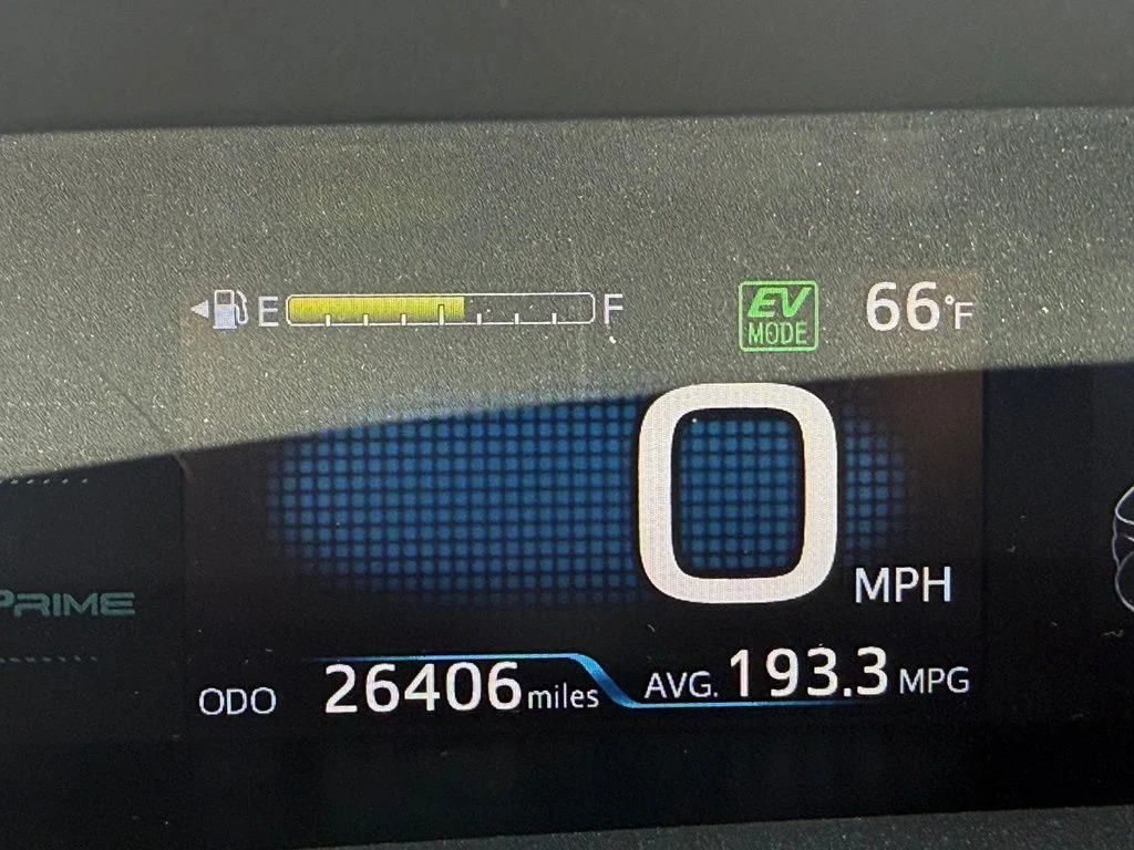 Used 2018 White Toyota Premium image 10