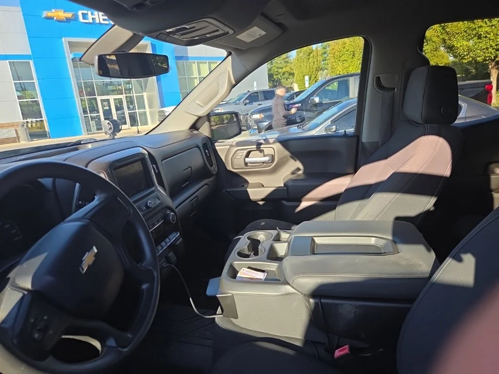 Used 2021 BLACK Chevrolet Custom image 7