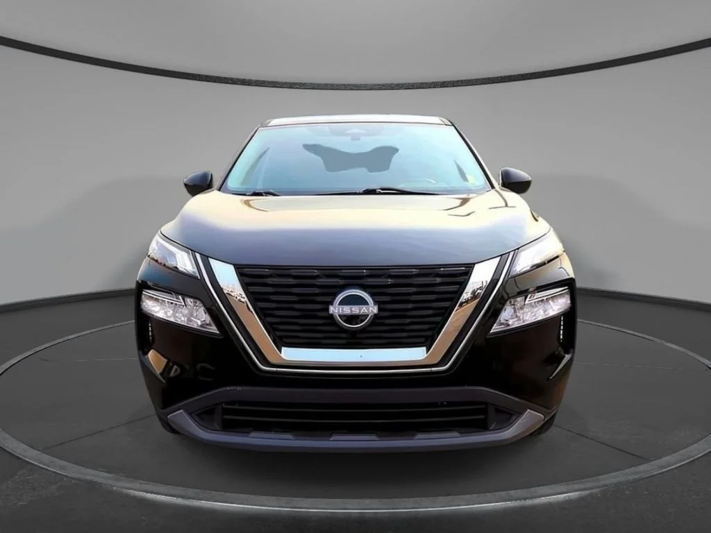 Used 2023 Super Black Nissan SV image 2