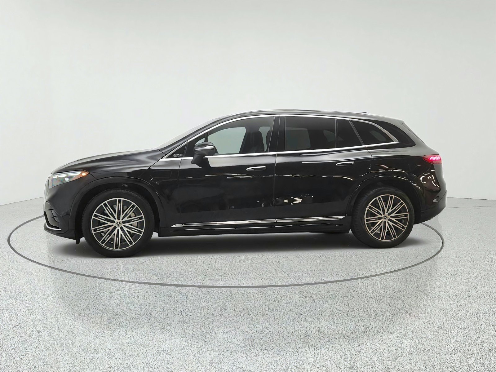 Certified Used 2023 Obsidian Black Metallic Mercedes-Benz EQS 580 4MATIC® SUV image 8