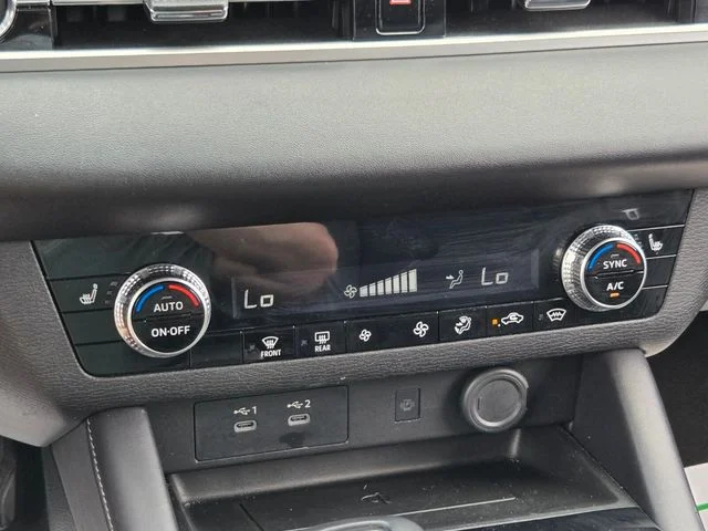Used 2025 Gray Mitsubishi SE image 29