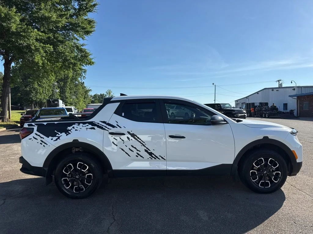 Used 2024  Hyundai SEL image 6
