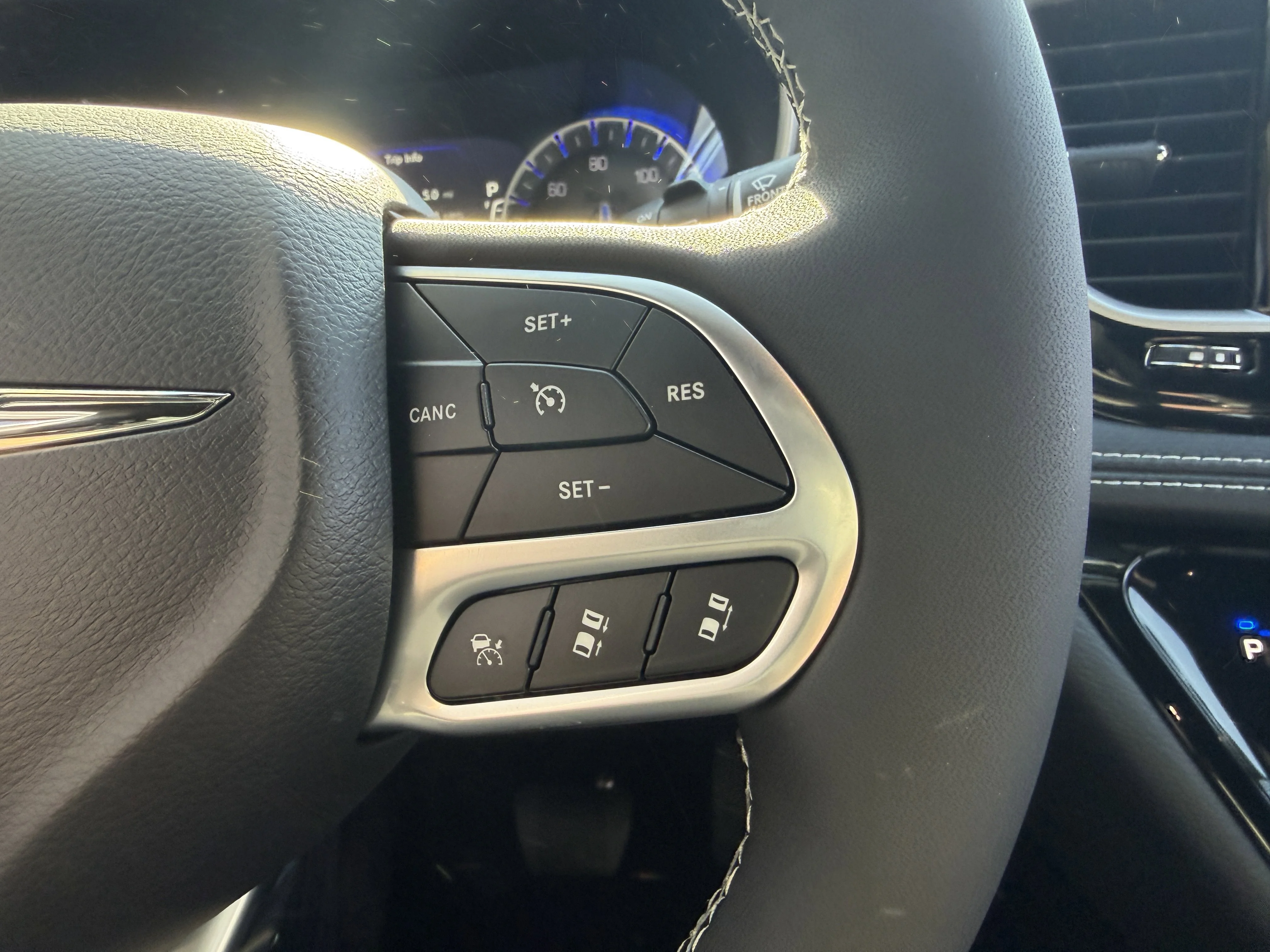 2026 Chrysler Pacifica Select - Photo 38