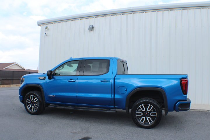 Used 2023 Dynamic Blue Metallic GMC AT4 image 3