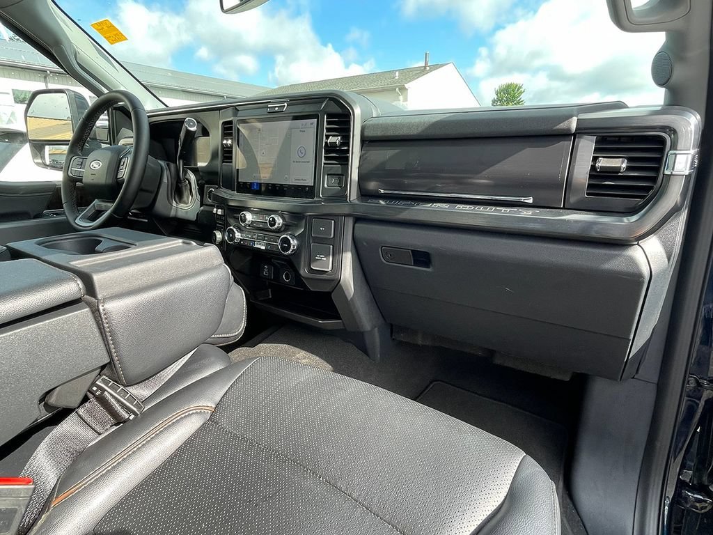Used 2025 Blue Ford XL image 23