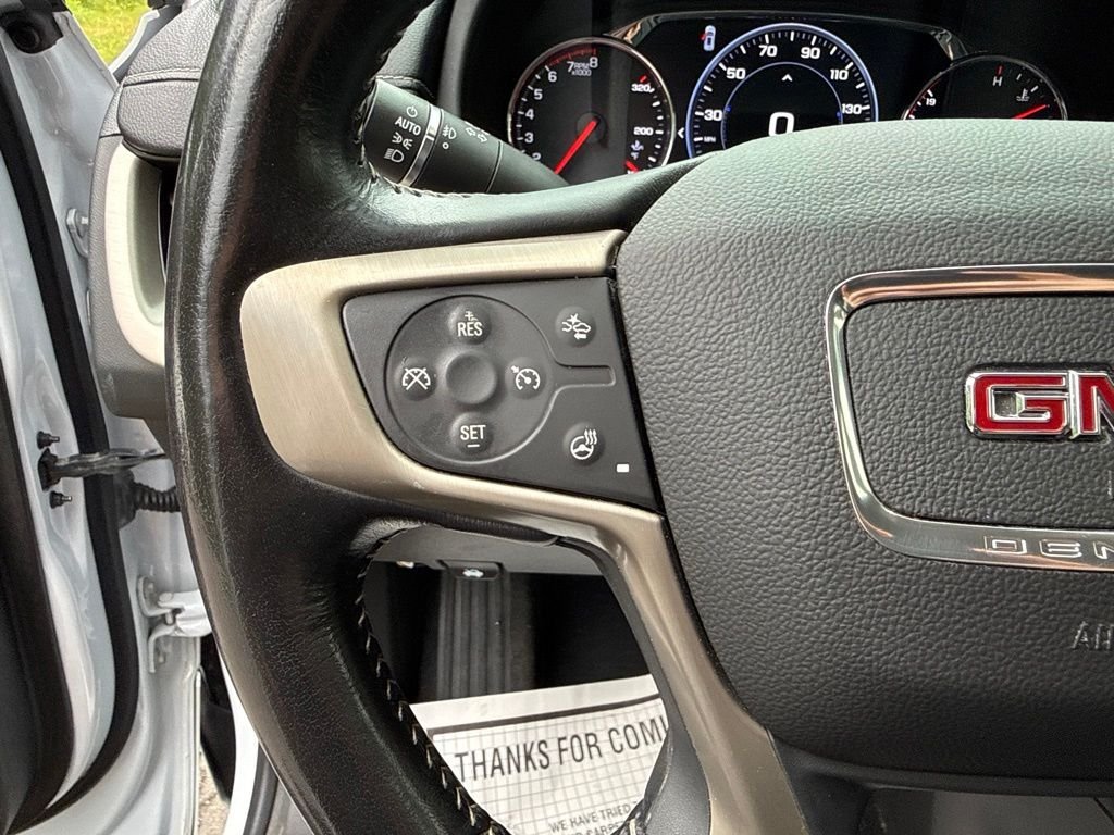 Used 2022 White GMC Denali image 27