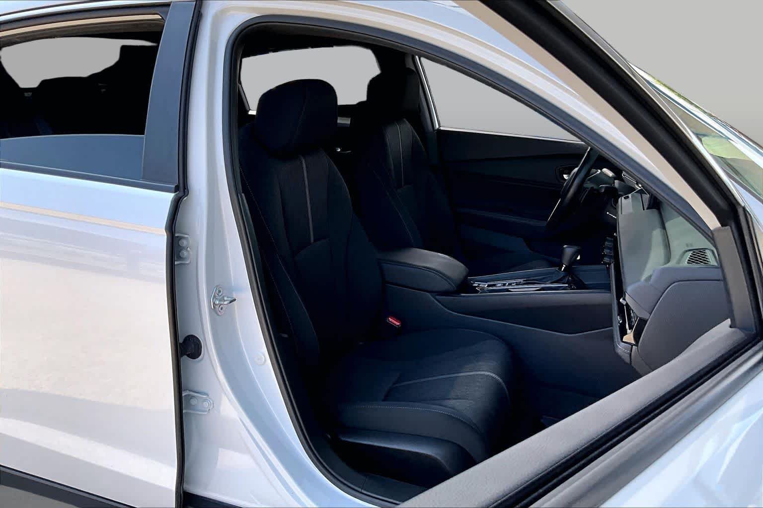 Used 2023 Platinum White Pearl Honda Sport image 9
