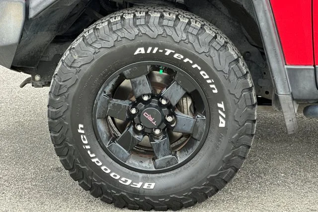 Used 2012 Red Toyota Base image 29
