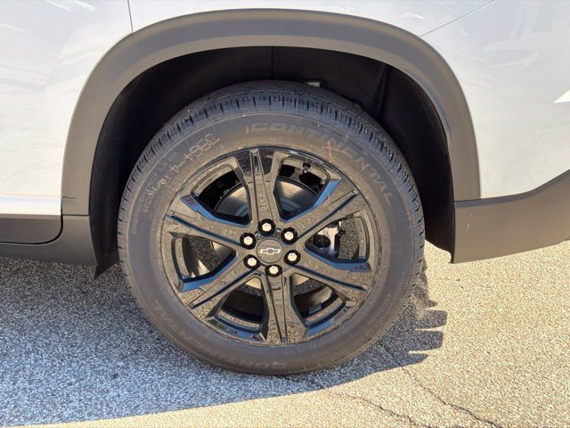 2027 Chevrolet Traverse LT - Photo 6
