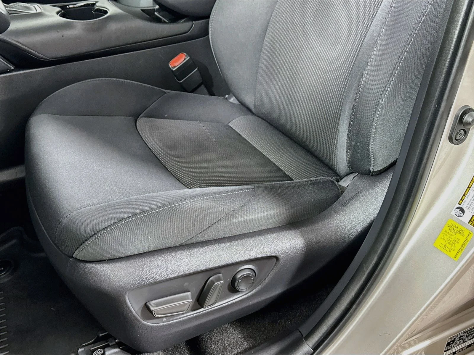Certified Used 2023 Silver Toyota LE image 18