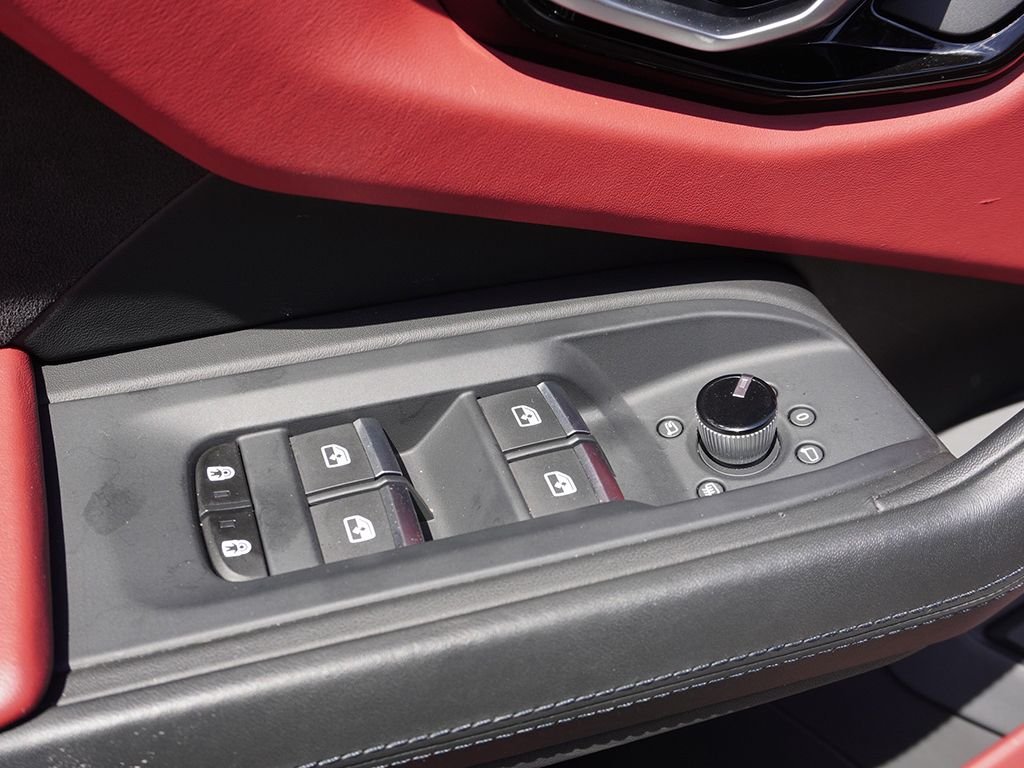 Used 2022 Black Lamborghini Base image 40