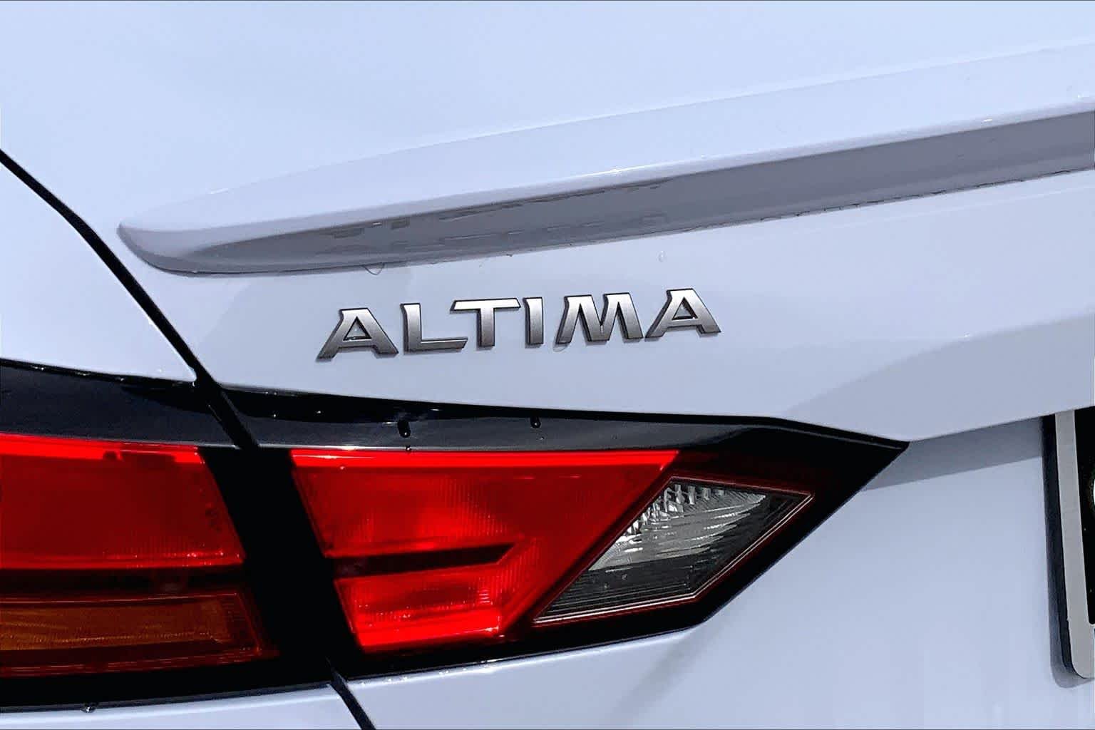 Used 2023 Gray Sky Pearl Nissan 2.5 SR image 10