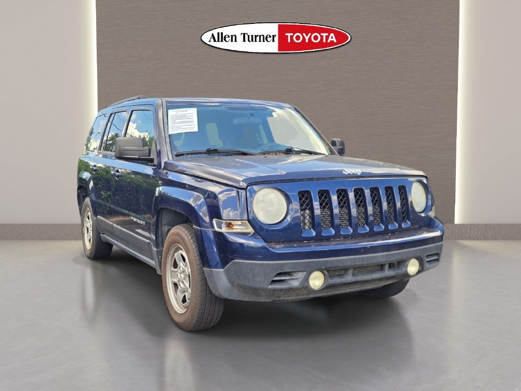 Used 2014 Blue Jeep Sport image 3