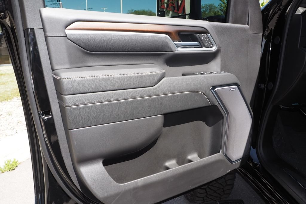 2026 GMC Sierra 3500HD Denali - Photo 15