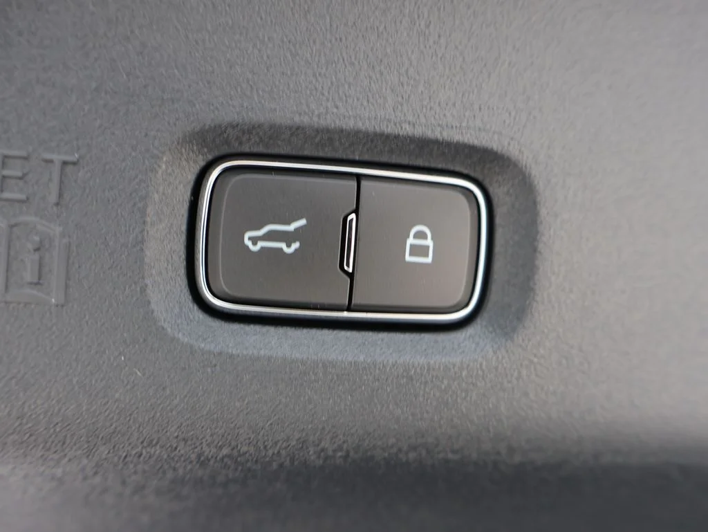 New 2026 Agate Black Metallic Ford Tremor® image 18