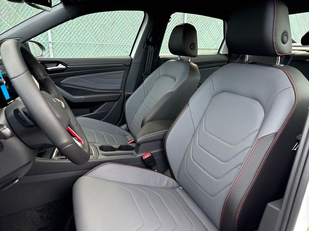 New 2026 Pure White w/Deep Black Roof Volkswagen 2.0T Autobahn image 12