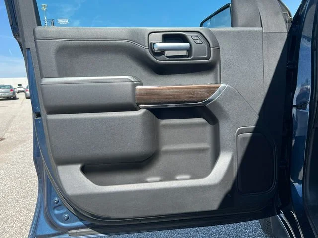 Used 2021 Blue Chevrolet RST image 13