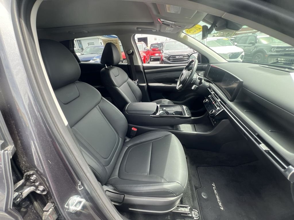Certified Used 2025 Gray Hyundai SEL Convenience image 31