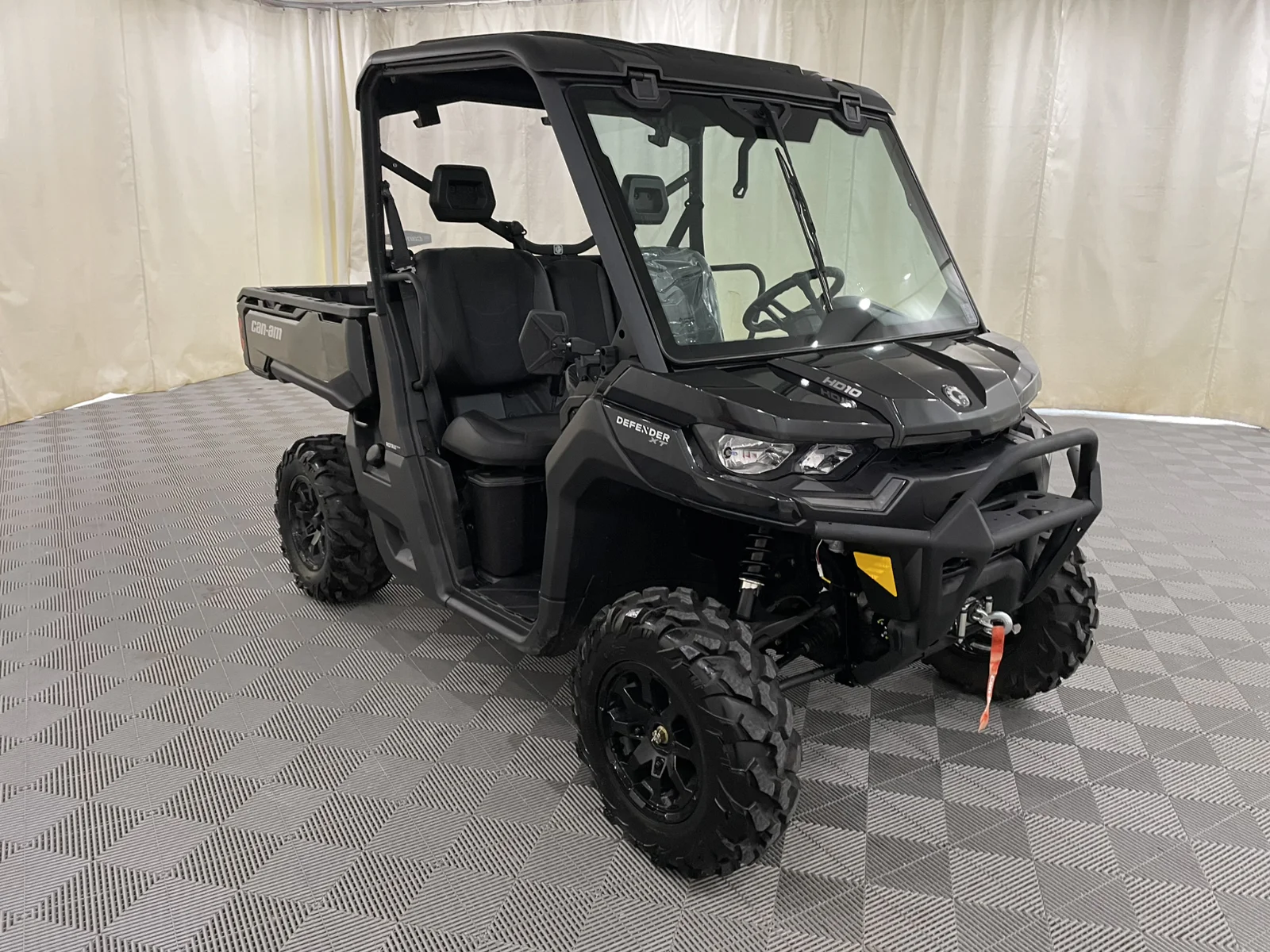 Used 2025 black Can-Am  image 3