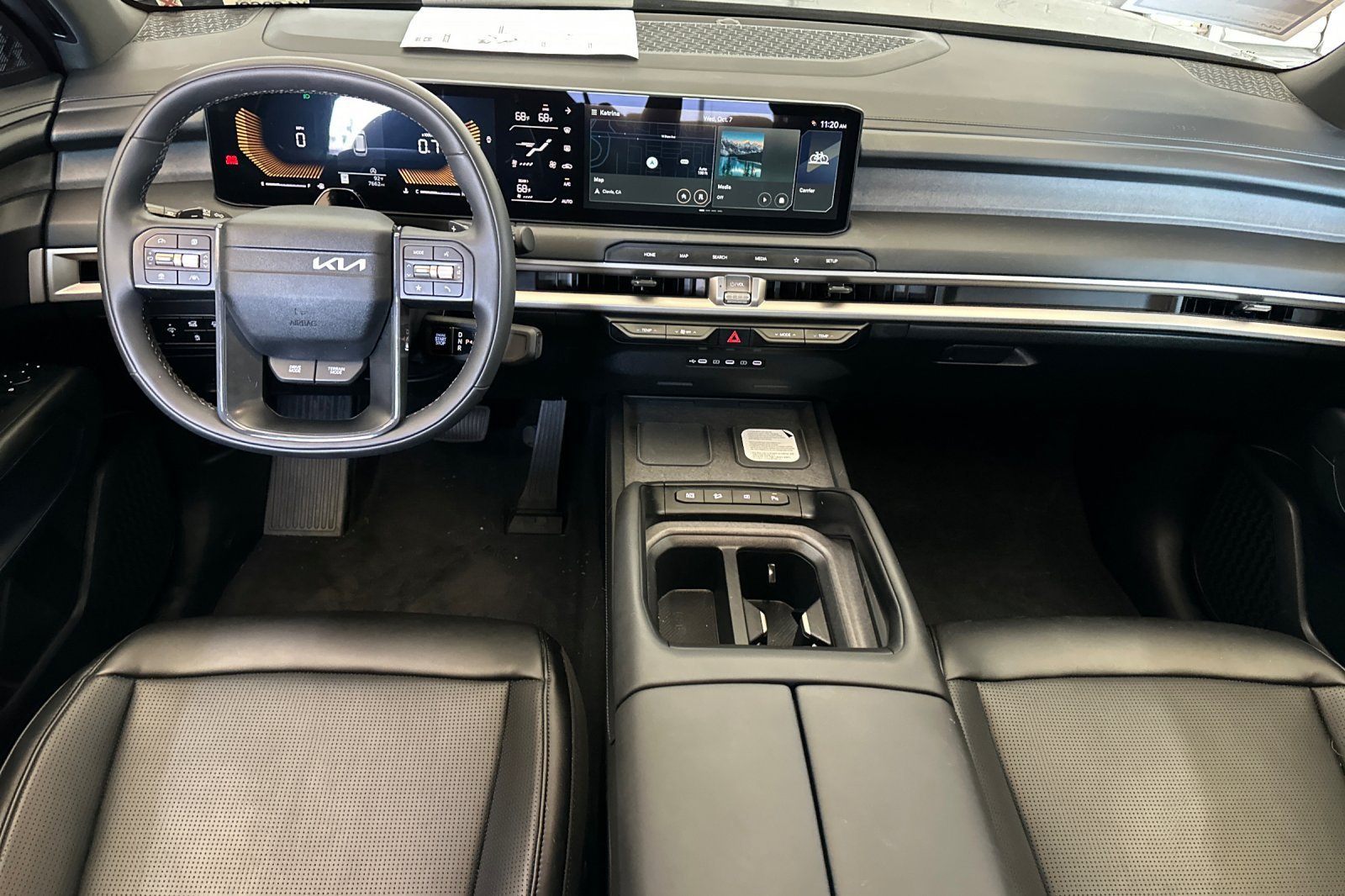 Used 2027 Black Kia S image 14