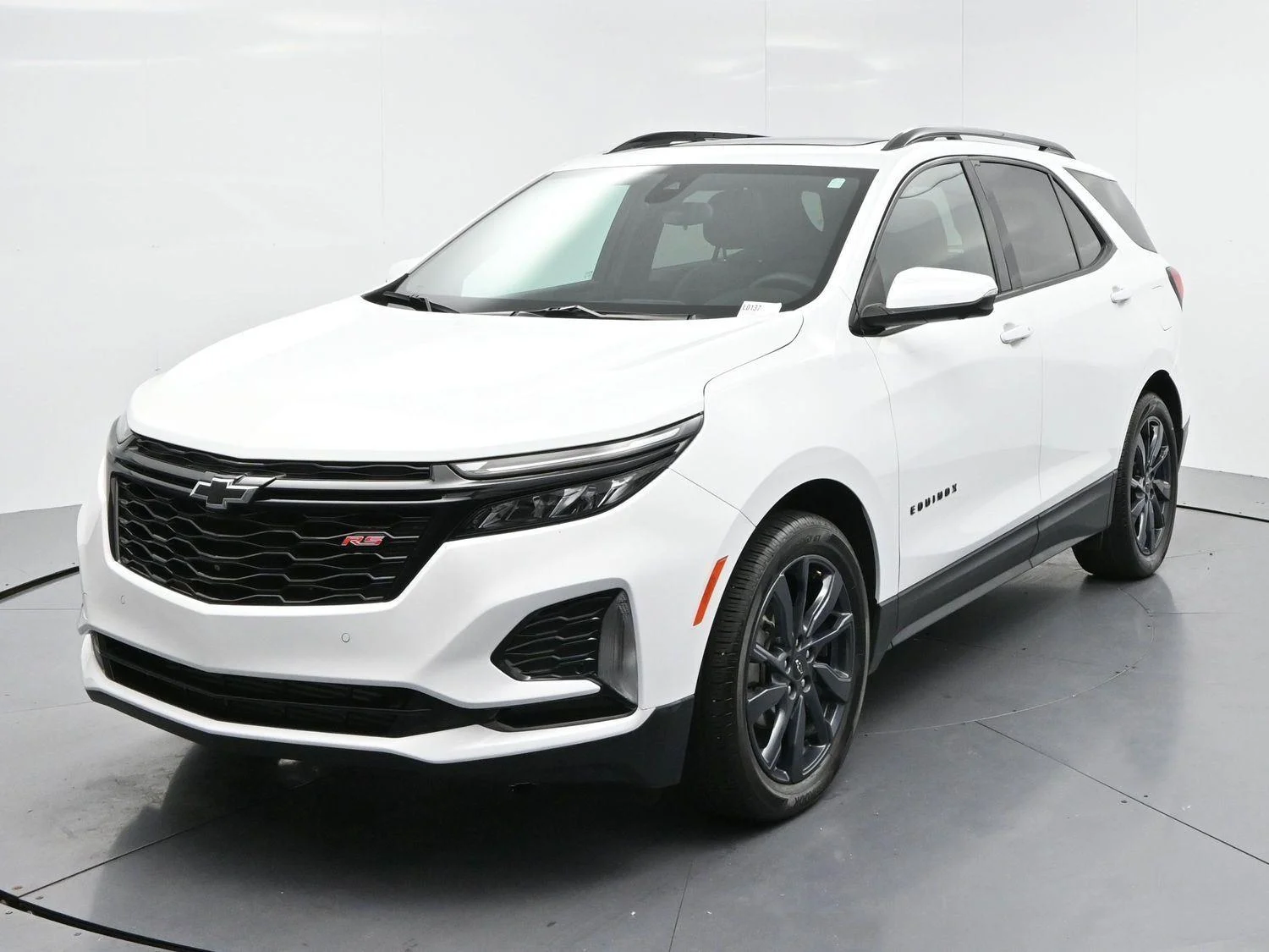 Used 2024 Summit White Chevrolet RS image 3