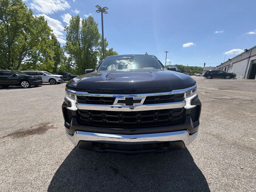 Used 2023 Gray Chevrolet LT image 26