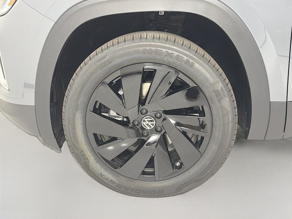 New 2026 Pure Gray Volkswagen 2.0T SE w/Technology 4MOTION image 31