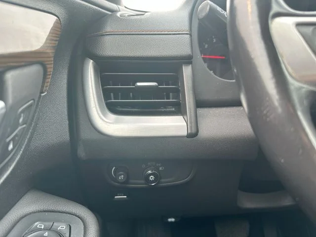 Used 2020 Blue GMC SLE image 21