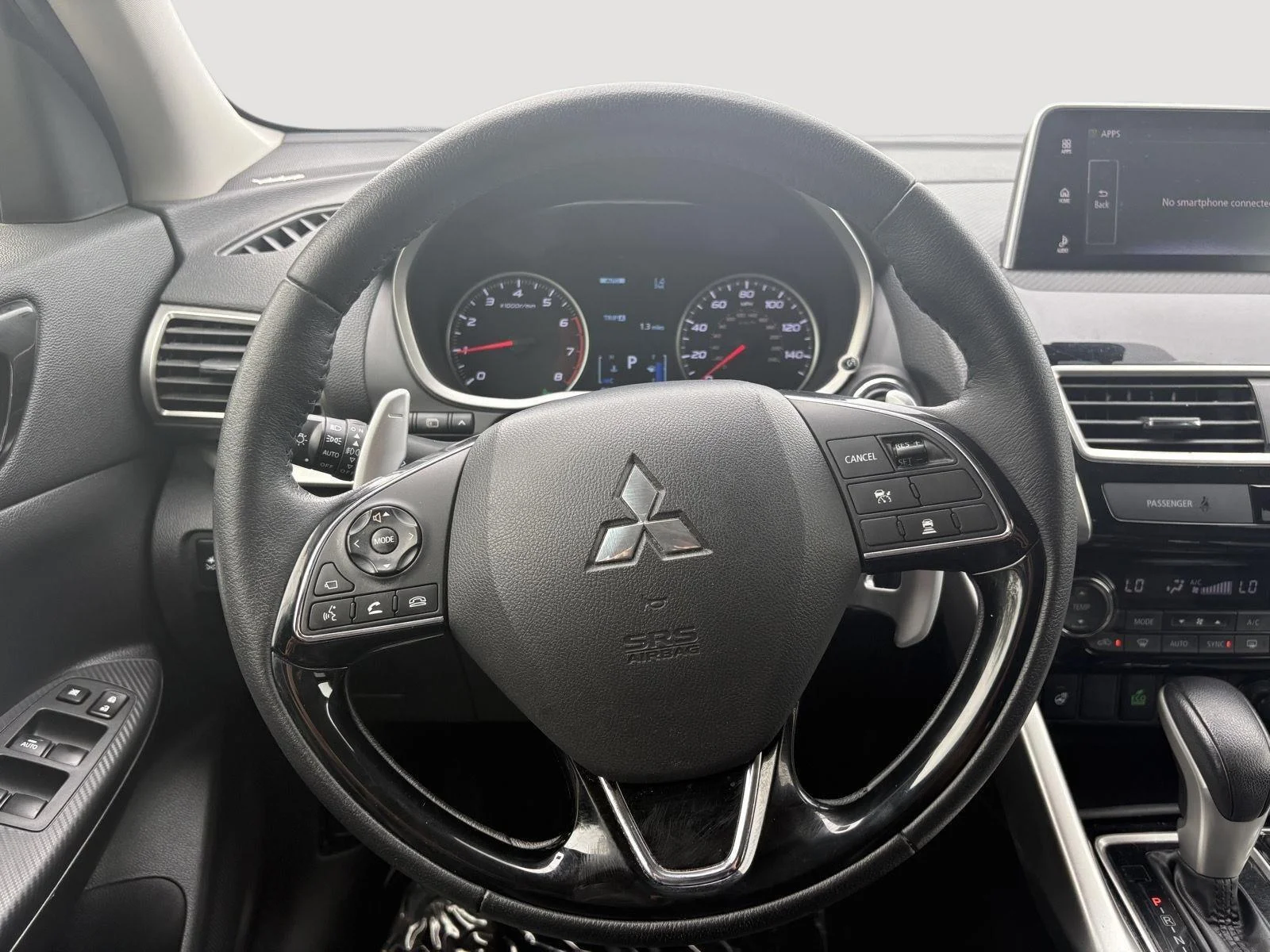 Used 2019 Pearl White Mitsubishi SEL image 17