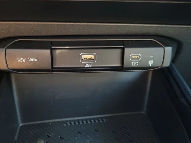 New 2025 Aurora Black Pearl Kia EX Touring image 34