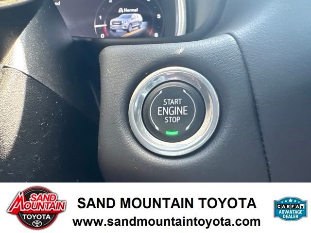 Used 2023 White GMC SLT image 20