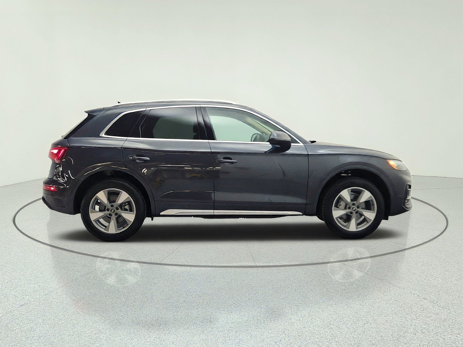 Used 2023 Manhattan Gray Metallic Audi Premium image 4