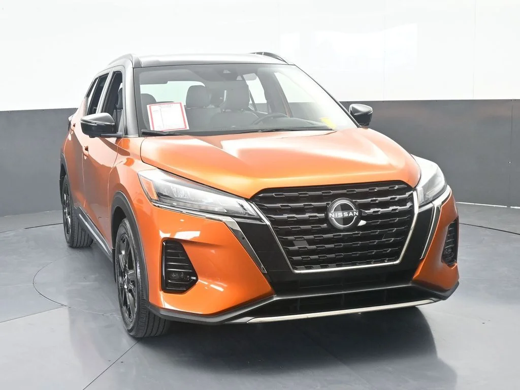 Used 2023 Monarch Orange Metallic/Super Black Nissan SR image 8