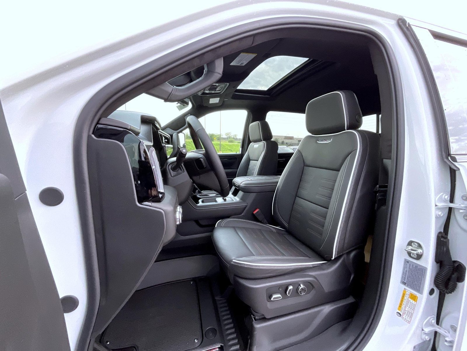 2026 GMC Sierra 2500HD AT4X - Photo 10