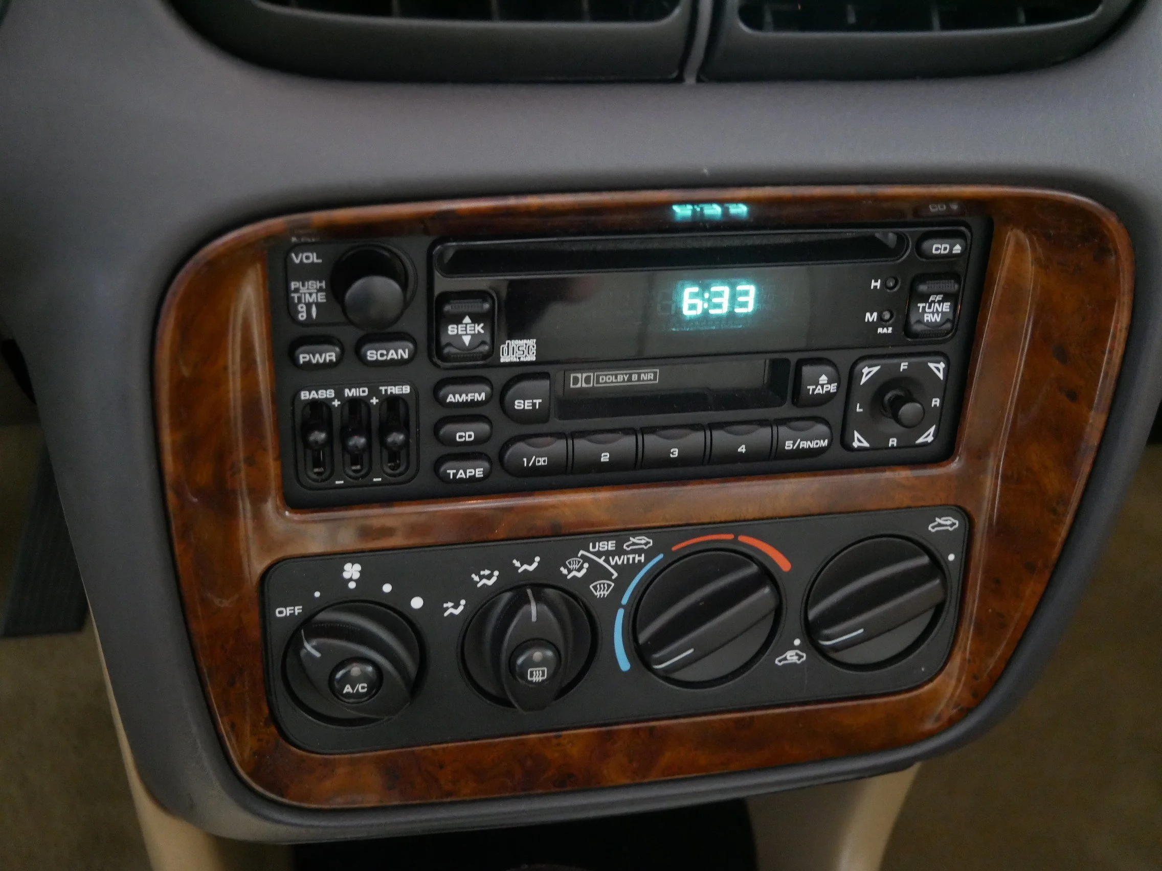 Used 2000 Deep Cranberry Pearl Chrysler JXi image 22