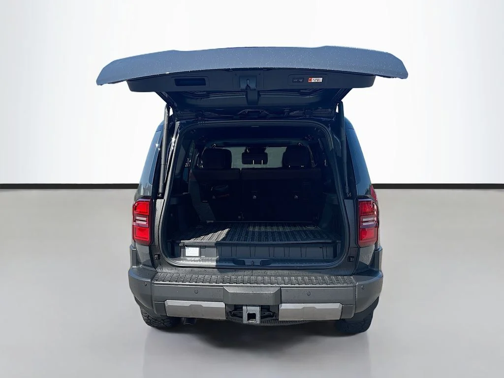 Used 2025  Toyota Base image 9