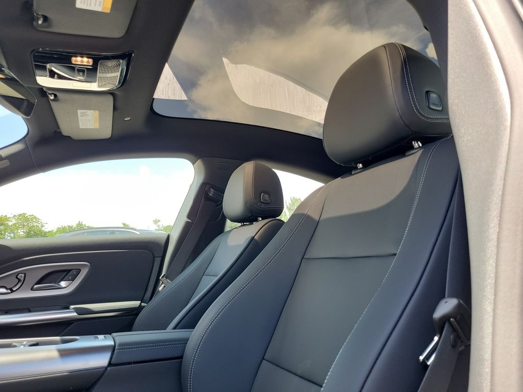 New 2027 MANUFAKTUR Alpine Grey Mercedes-Benz CLA 220 image 19