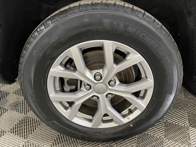 Used 2021 Diamond Black Jeep Limited image 14