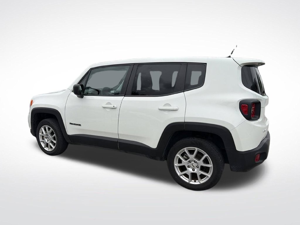 Used 2023 White Jeep Latitude image 7
