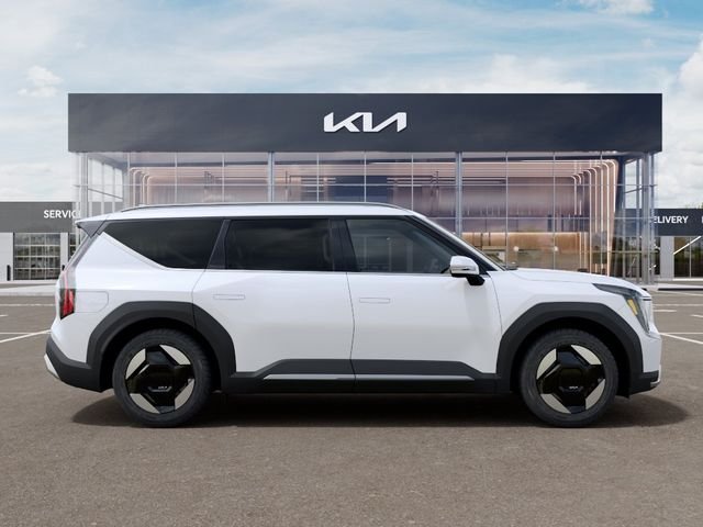 New 2026 Glacial White Kia Wind AWD image 7