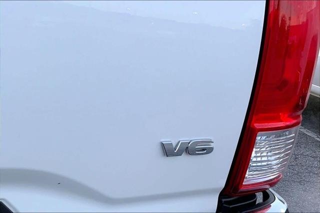 Certified Used 2017 SUPER WHITE Toyota  image 10