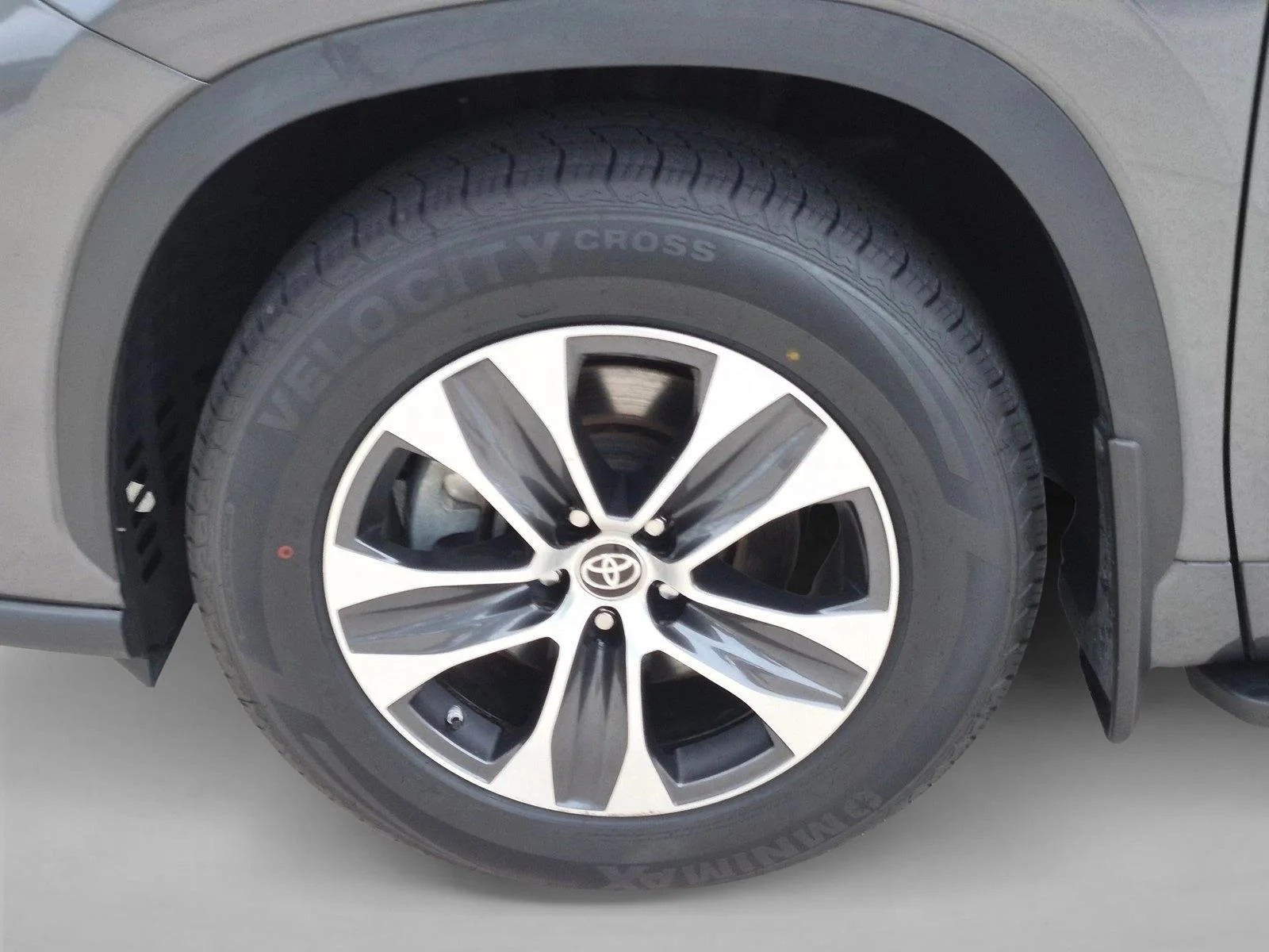 Used 2024 Magnetic Gray Metallic Toyota XLE image 23