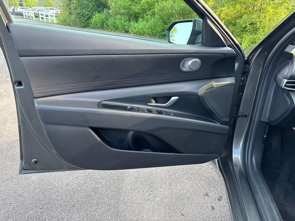 New 2026 Gray Hyundai SE image 18