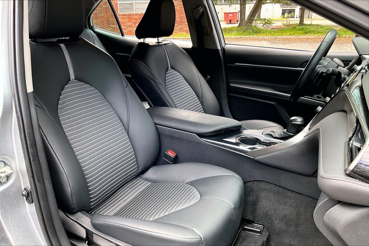 Used 2020 Silver Toyota SE image 29