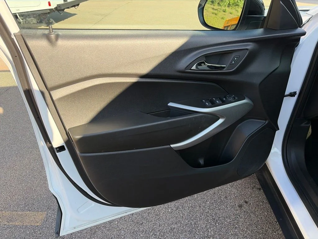 Used 2024 White Chevrolet 1RS image 19