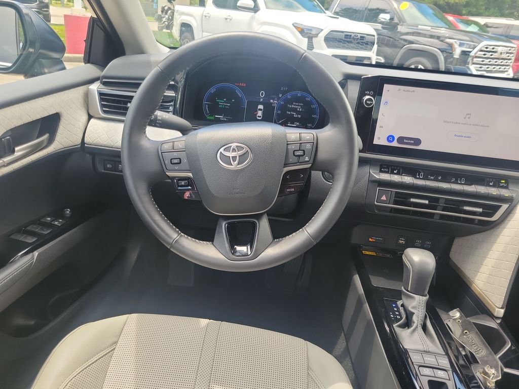 Certified Used 2025  Toyota XLE image 18