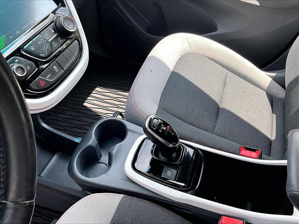 Used 2017 White Chevrolet LT image 20