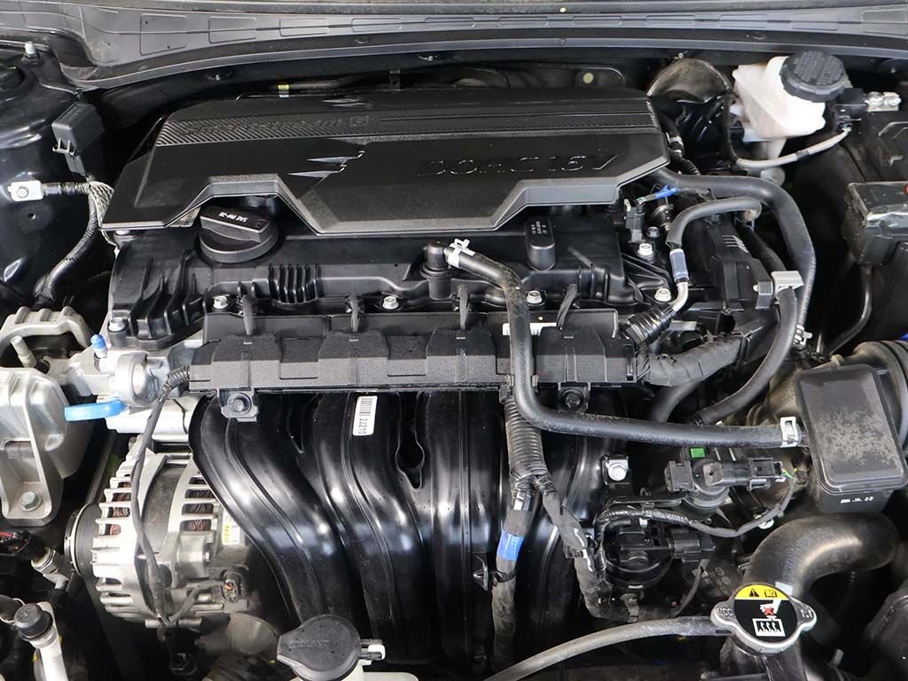 Used 2025 Black Hyundai SEL Convenience image 20