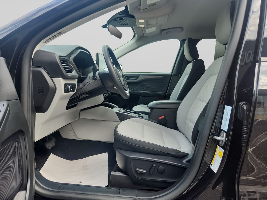 Used 2024 Black Ford Active image 10