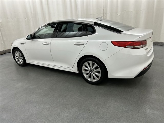 2016 Kia Optima EX photo 2